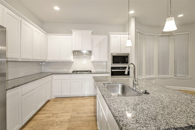Foto del edificio - 3032 Lionsgate Dr