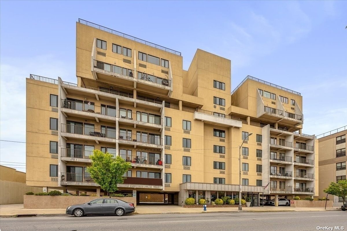 235 W Park Ave Unit 606, Long Beach, NY 11561 Condo for Rent in Long