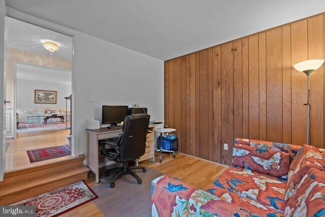 Foto del edificio - 9704 Hall Rd