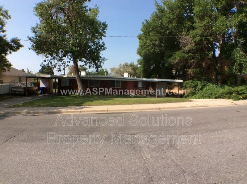 Primary Photo - 231-233 2200 S
