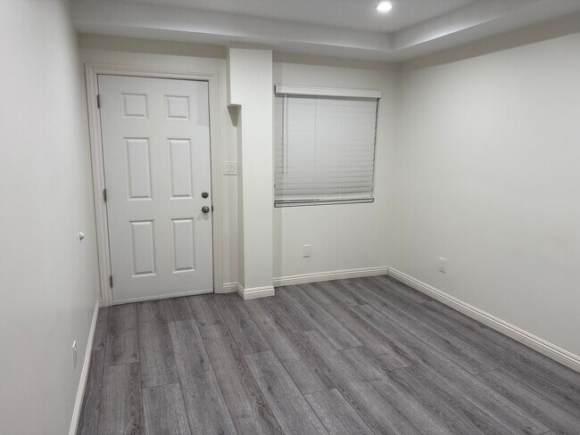 Foto del edificio - 6850 Quinton Ln