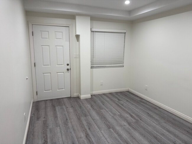 Building Photo - 6850 Quinton Ln