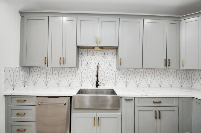 Foto del edificio - Beautiful East End Property!