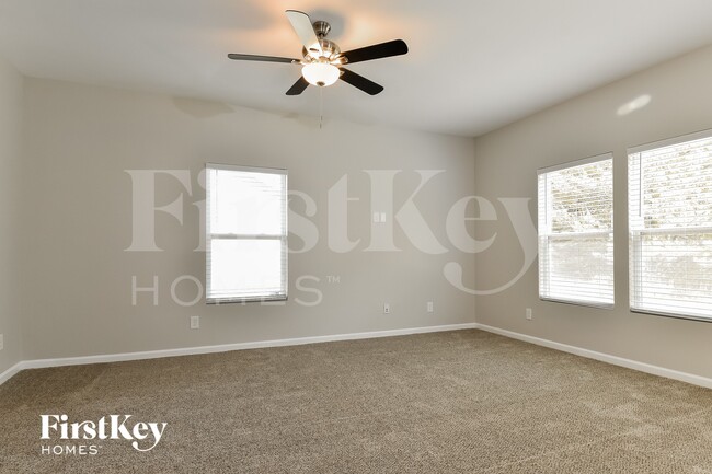 Foto del edificio - 279 Kendall Farms Ct