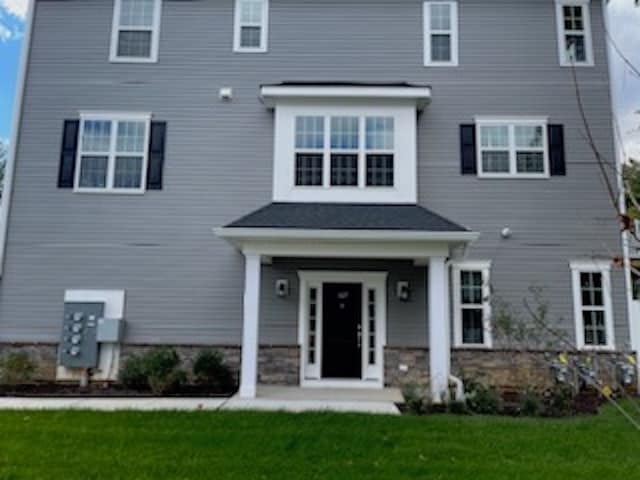 Side Entrance - 107 Arose Ln