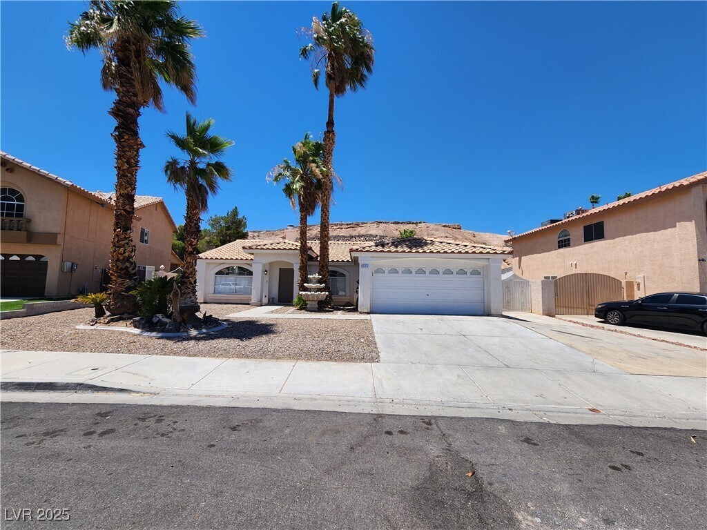 Foto principal - 908 Alta Oaks Dr
