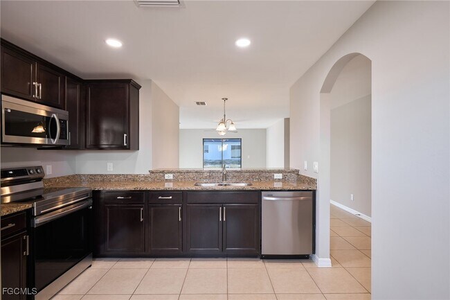 Foto del edificio - 908 NW 24th Terrace