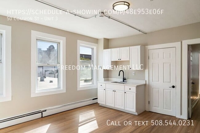 Building Photo - 50 1/2 Common St