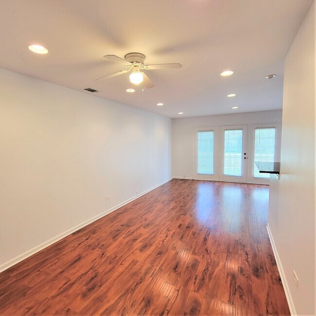 607 Quincy Bridge Ln Unit 102, Glenview, IL 60025 Condo for Rent in