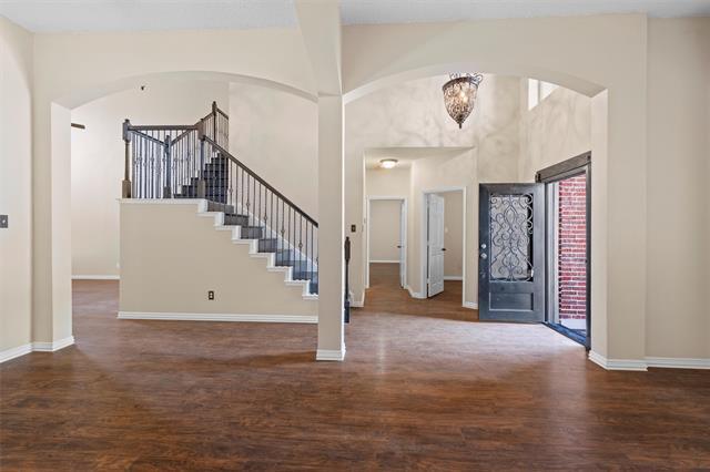Building Photo - 1020 Canyon Ridge Dr
