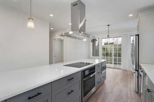 Building Photo - Pleasant Beach Village