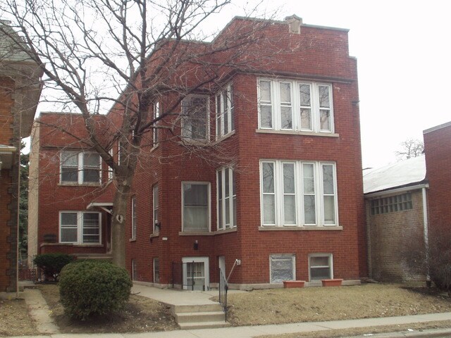 Primary Photo - 443 Des Plaines Ave