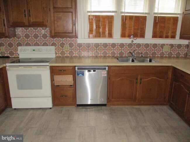 Foto del edificio - 915 W Broad St