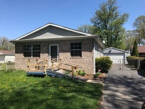 Building Photo - 653 Williamsville Ave