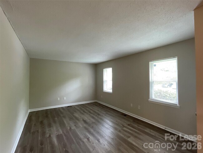 Foto del edificio - 3623 Driftwood Dr