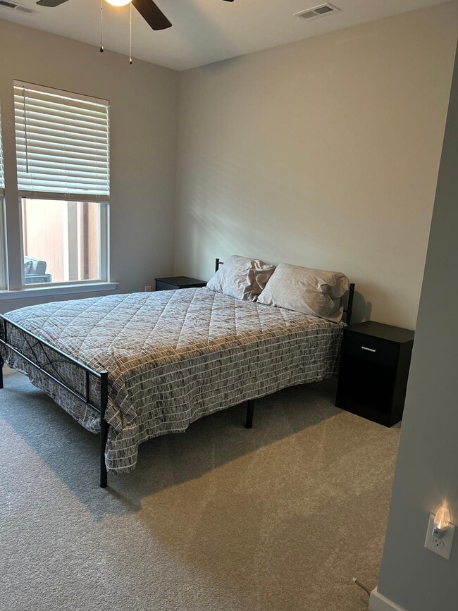 First floor bedroom - 2272 Perennial Cir