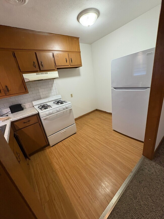 Foto del edificio - 1215 E Elm St