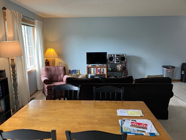 Building Photo - 1587 County Rd D E