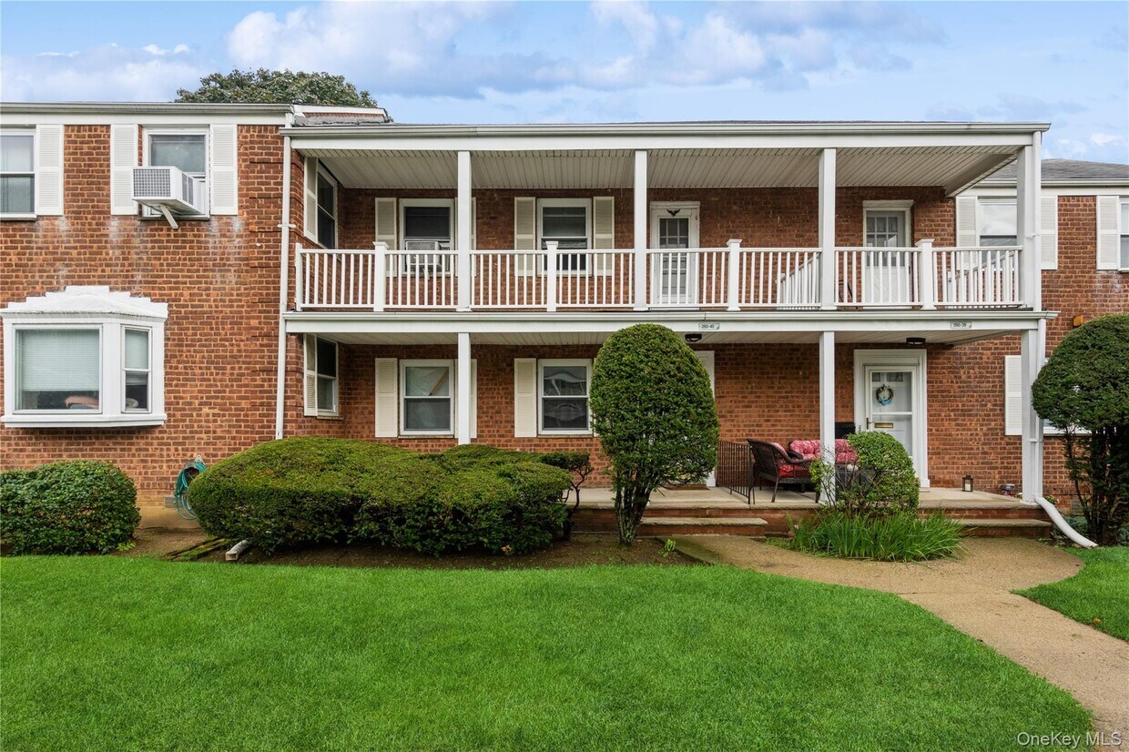 Foto principal - 260-40-260-74 74th Ave