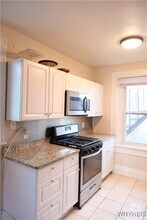 Building Photo - 88 W Utica St