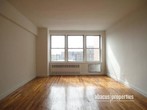 Primary Photo - 227 E 7th St