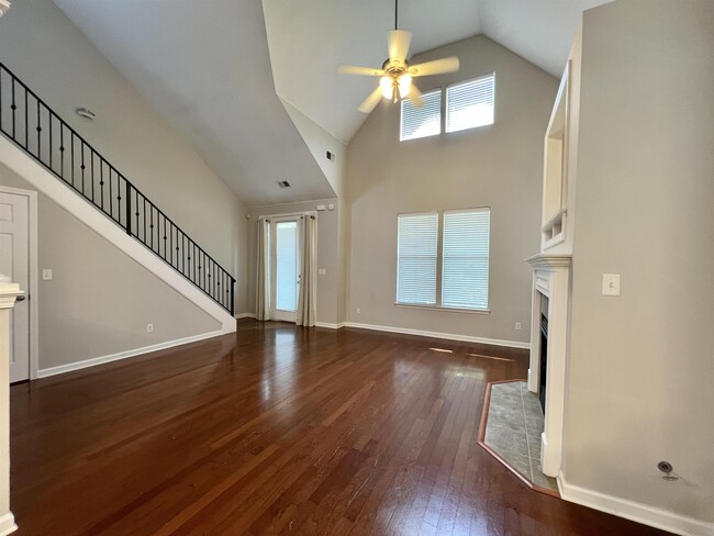 Building Photo - 154 Island Bluff Dr