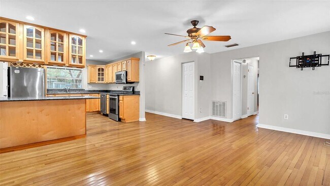 Foto del edificio - 4211 W Knights Ave