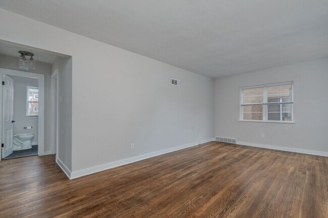 Foto del edificio - 5912 Loughborough Ave