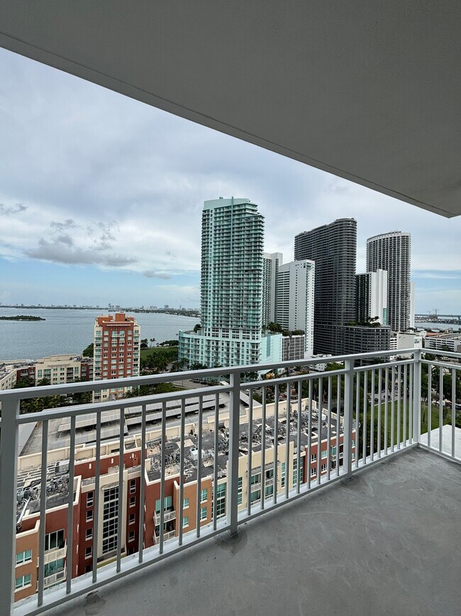 Foto del edificio - 154 NE 23rd St