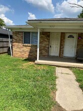 Building Photo - 1322 Norton Ave