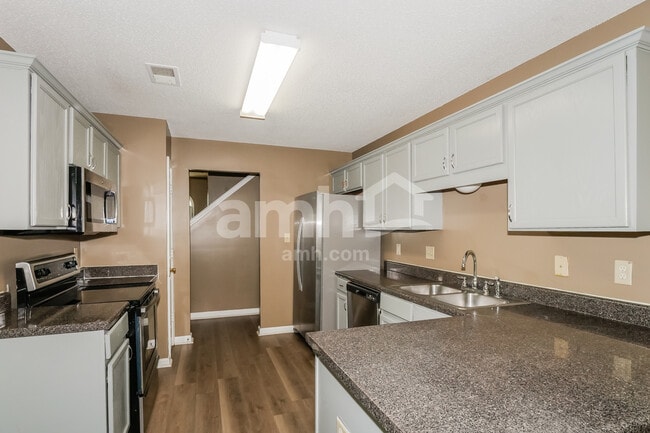 Building Photo - 1377 Marhill Cove