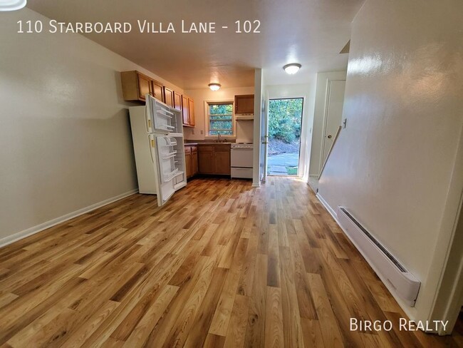 Building Photo - A Cozy 2 Bed/1 Bath TOWNHOUSE in GREENSBUR...