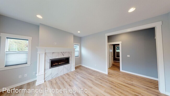 Building Photo - 3 br, 3 bath House - 3602 SE 8th Avenue #A