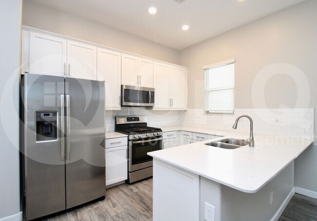Building Photo - 21459 E Sunset Dr