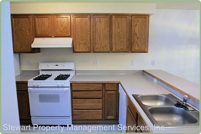 Building Photo - 5542 Glenridge Way