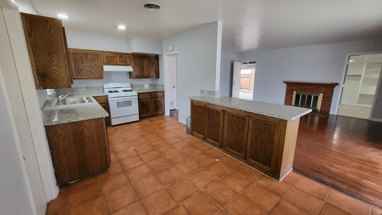 Foto principal - 2204 Bradley Ave