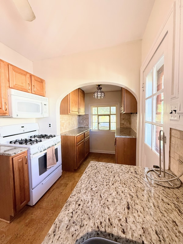 Building Photo - 502 27th Ave