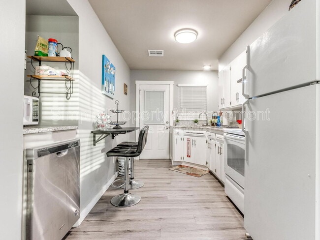 Photo - 425 Babb Dr Townhome