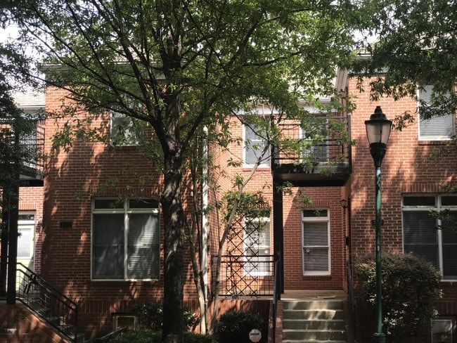 Building Photo - 209 W 17th St