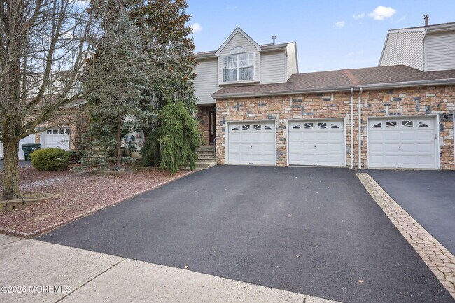 Building Photo - 10 Kinglet Ave