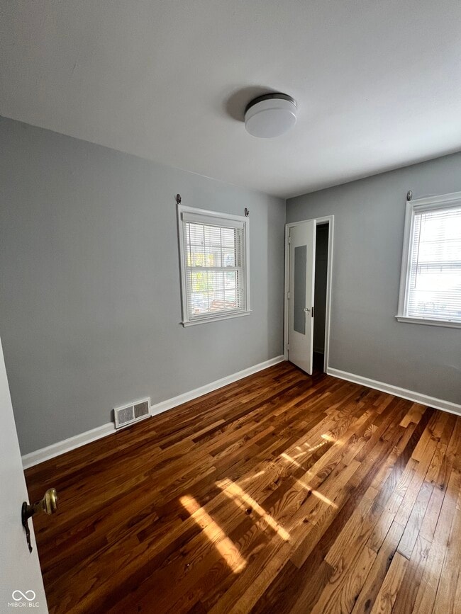 Foto del edificio - 4728 Boulevard Pl