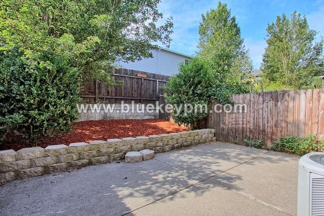 Building Photo - 9517 NE 73rd St