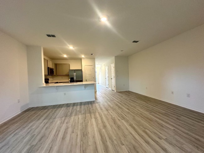 Building Photo - 2933 Canary Ave