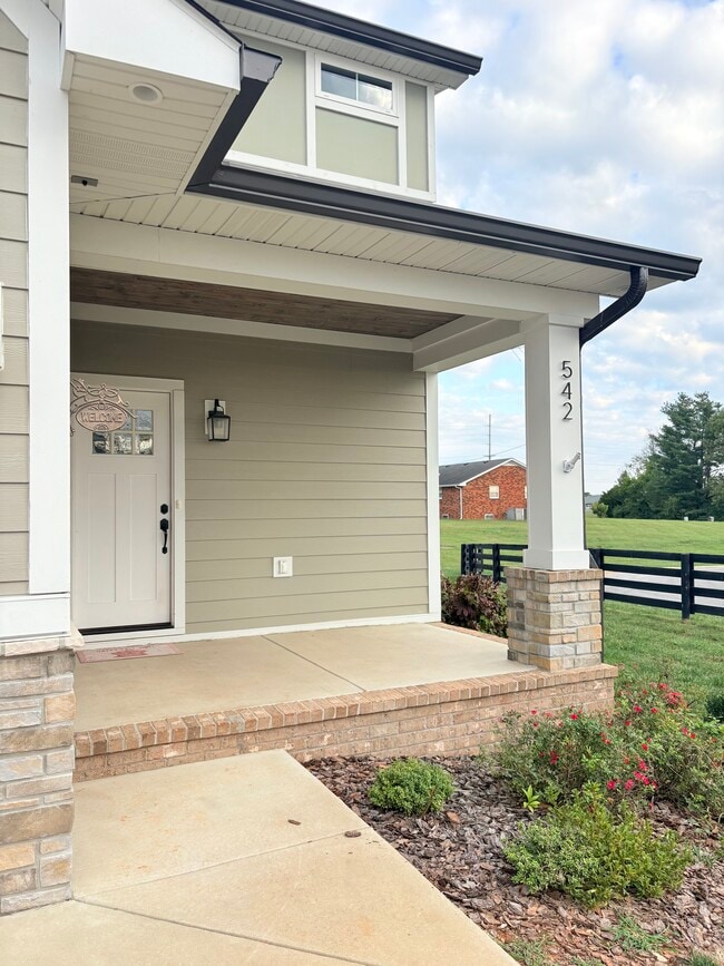 Building Photo - 542 Providence Ct