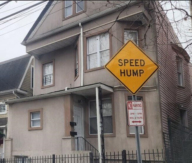 Foto del edificio - 125 Grant Ave