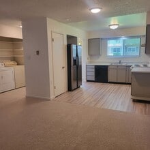 Building Photo - 244 Smithridge Park