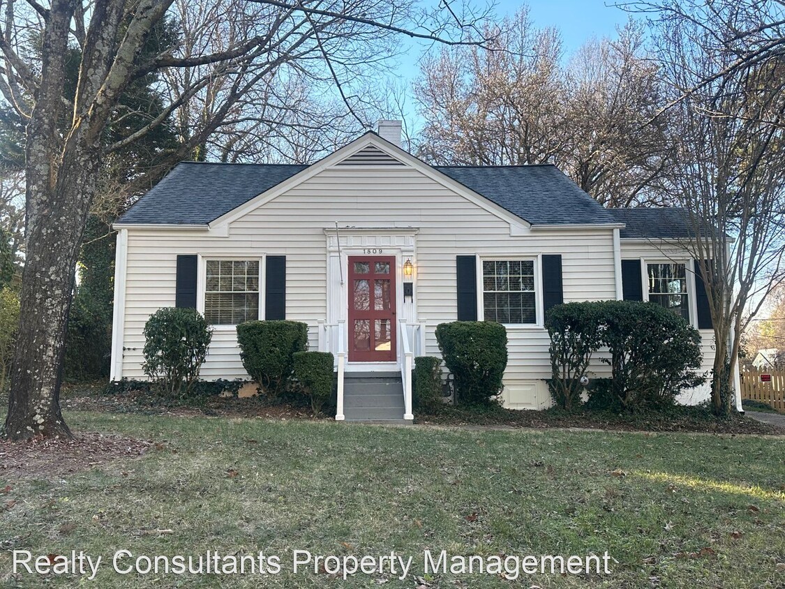 Foto principal - 3 br, 2 bath House - 1809 Colonial Avenue