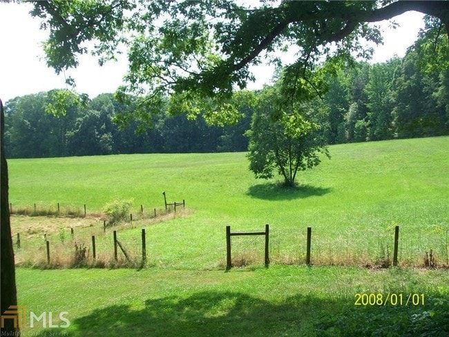 Building Photo - 126 Lakes Dr