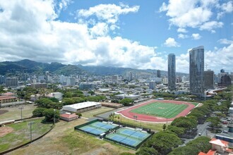 Building Photo - 1009 Kapiolani Blvd