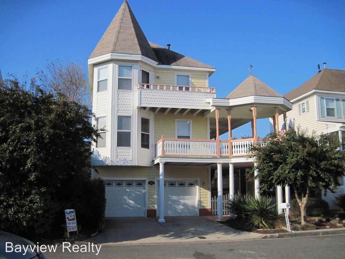 Primary Photo - 3 br, 3.5 bath House - 301 Pinewell Dr